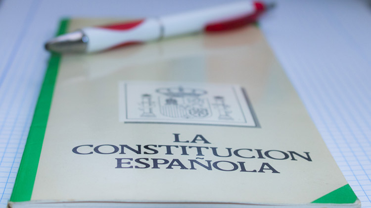 cuantos articulos tiene la constitucion española